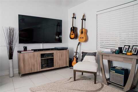 7901 SW 64th Ave, South Miami, FL 33143