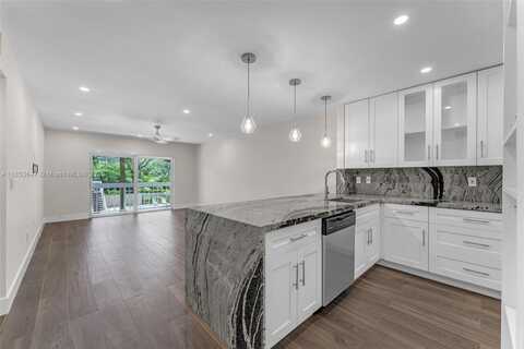 7707 Camino Real, Miami, FL 33143