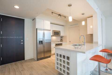 999 SW 1st Ave, Miami, FL 33130