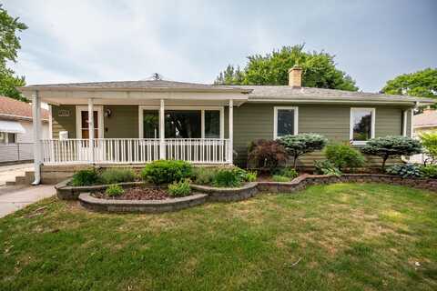 1919 Gillen St, Racine, WI 53403