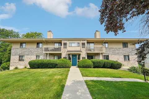 112 E Freistadt Rd, Thiensville, WI 53092