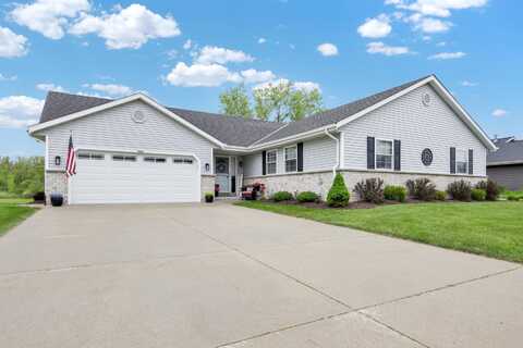 6905 Jamestown Ct, West Bend, WI 53090