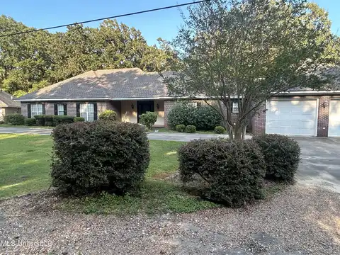 284 County Road 370, Greenwood, MS 38930