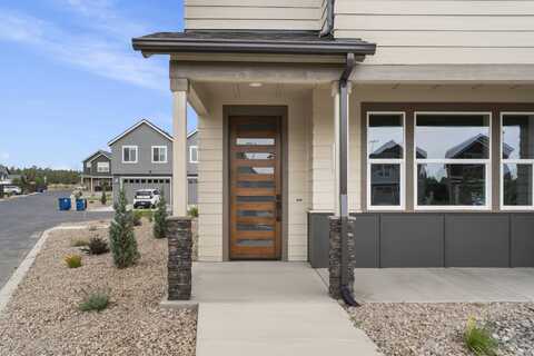 3989 SW Coyote Avenue, Redmond, OR 97756