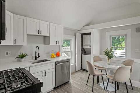 135 Cottage St, Norwood, MA 02062