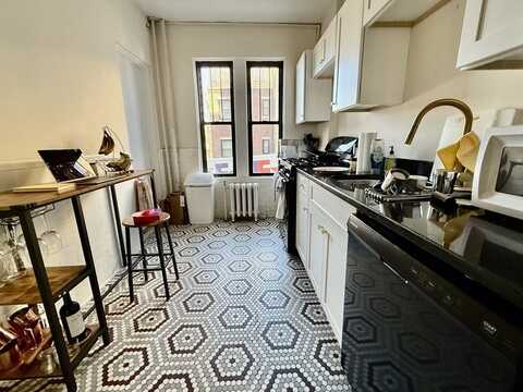 452 Park Dr, Boston, MA 02215