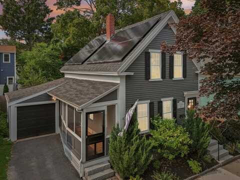 22 Oakland Street, Newburyport, MA 01950