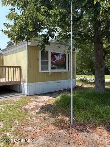 10 Pigeon Court, Whiting, NJ 08759