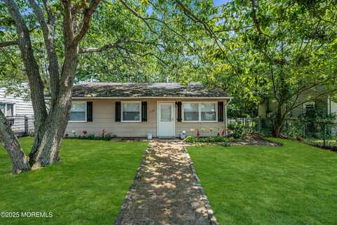 539 Holly Village Lane, Toms River, NJ 08753