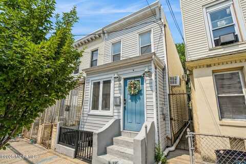 141 Van Horne Street, Jersey City, NJ 07304