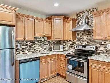 116 Amberly Drive, Manalapan, NJ 07726