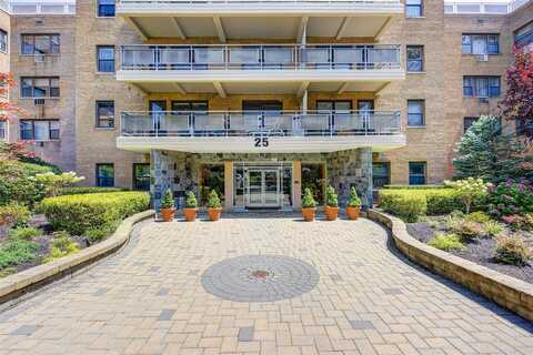 25 Park Place, Great Neck, NY 11021