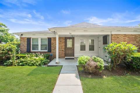 3b Saratoga Court, Ridge, NY 11961