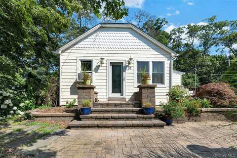 57 Flower Road, Mastic Beach, NY 11951