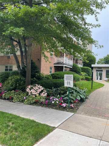 1 Wooleys Lane, Great Neck, NY 11021