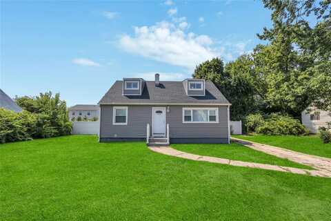718 Taylor Avenue, East Patchogue, NY 11772