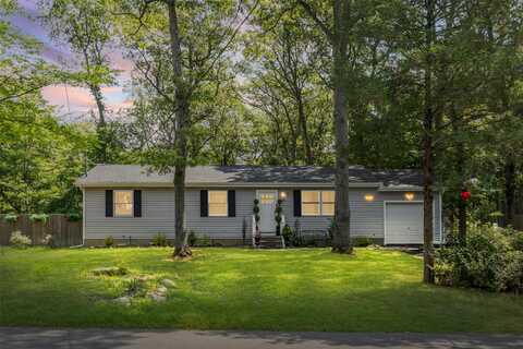 129 W Bartlett Road, Middle Island, NY 11953