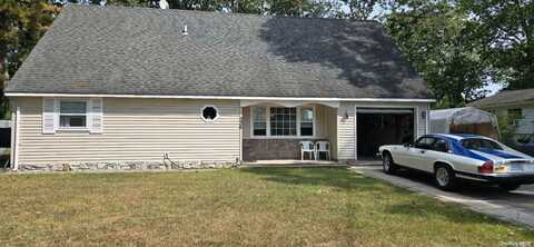 336 Auborn Avenue, Shirley, NY 11967