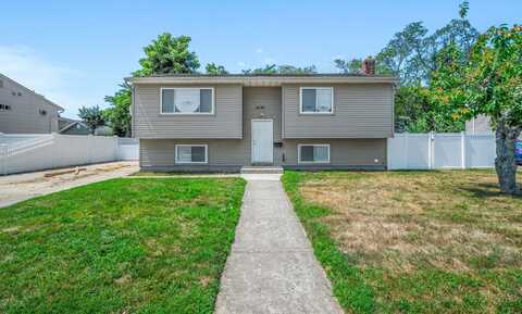 2435 Great Neck Road, Copiague, NY 11726