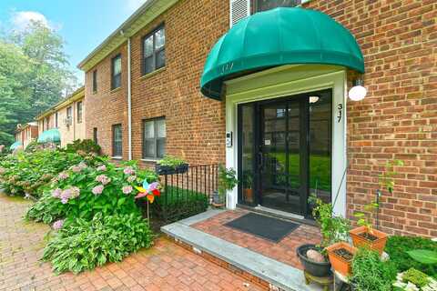 317 Main Street, Roslyn Heights, NY 11576
