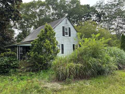 400 Railroad Avenue, Center Moriches, NY 11934