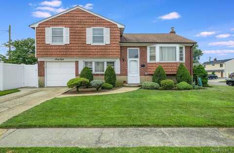 68 Dante Avenue, Hicksville, NY 11801