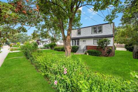 10 Saint Andrews Drive, Brentwood, NY 11717