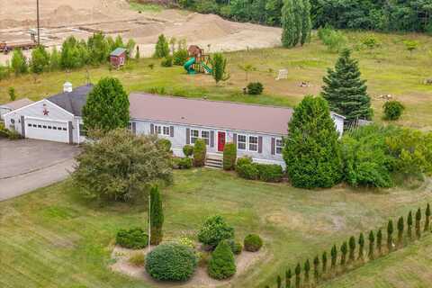 4 Chestnut Lane, Levant, ME 04456