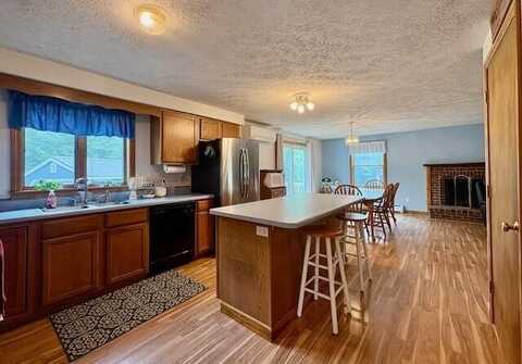 632 Main Street, Waterboro, ME 04087