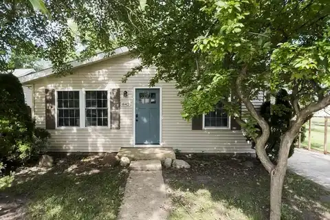 842 N Walnut Street, Monticello, IL 61856