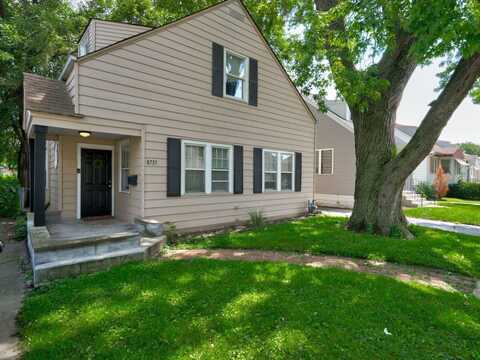 8735 S Sacramento Avenue, Evergreen Park, IL 60805