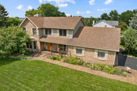 404 Arrowhead Drive, Gilberts, IL 60136