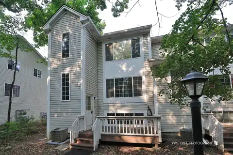 321 W Whispering Oaks Lane, Round Lake, IL 60073