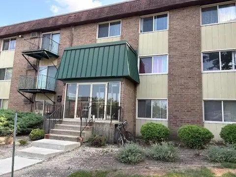 240 Springhill Drive, Roselle, IL 60172