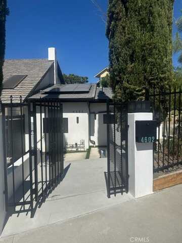 4602 Poe Avenue, Woodland Hills, CA 91364
