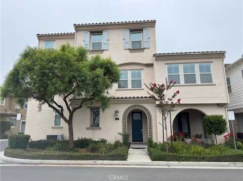 526 W Tribella Court, Santa Ana, CA 92703