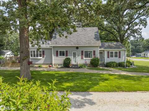 938 12th Street NE, Mason City, IA 50401