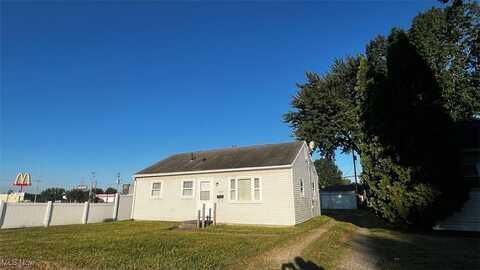 1927 Harmont Avenue NE, Canton, OH 44705