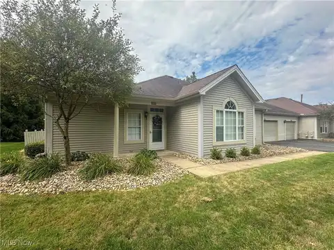 20 Woodland Chase Boulevard, Niles, OH 44446