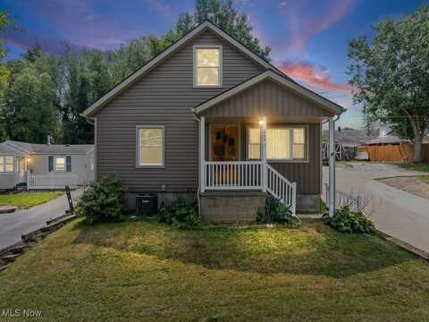 694 Highland Avenue, Barberton, OH 44203