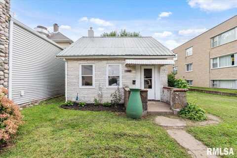 1505 West 14TH Street, Davenport, IA 52804