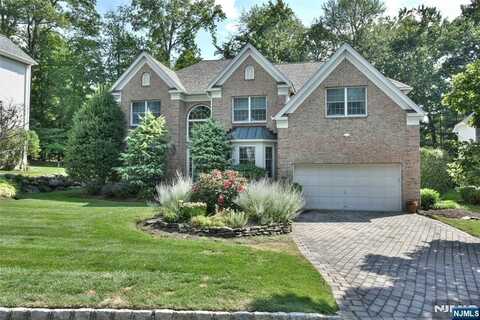 39 Stonewall Court, Woodcliff Lake, NJ 07677