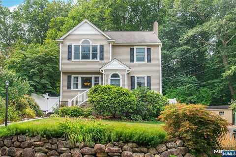 48 Birch Road, Ringwood, NJ 07456