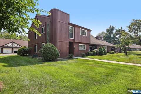 1-5 Chestnut Place, Waldwick, NJ 07463