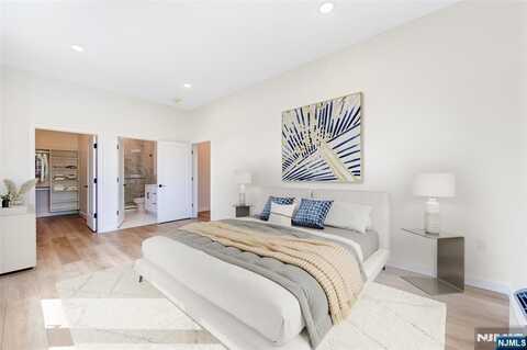51 Queen Anne Road 404, Bogota, NJ 07603