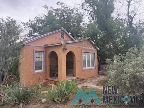 911 W Fox Street, Carlsbad, NM 88220