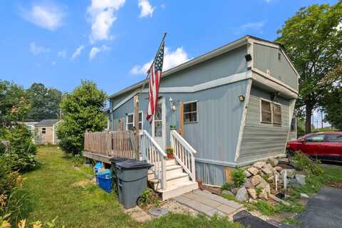 53 Polly Ann MHP Park, Dover, NH 03820