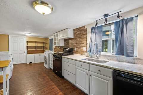 194 Pleasant Street, Bristol, NH 03222