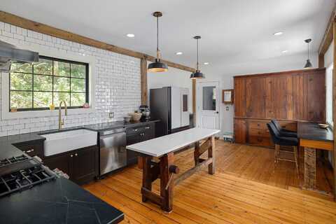 140 Pleasant Street, Williamstown, VT 05679