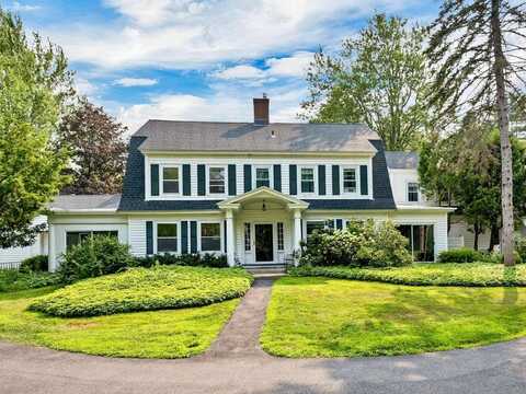 1 Farm House Lane, Wolfeboro, NH 03894